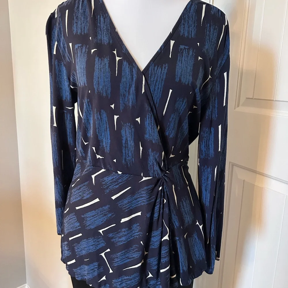 Ann Taylor Elegant Blue Patterned Jersey Knit Blouse with Peplum Gather Waist - Picture 10 of 12